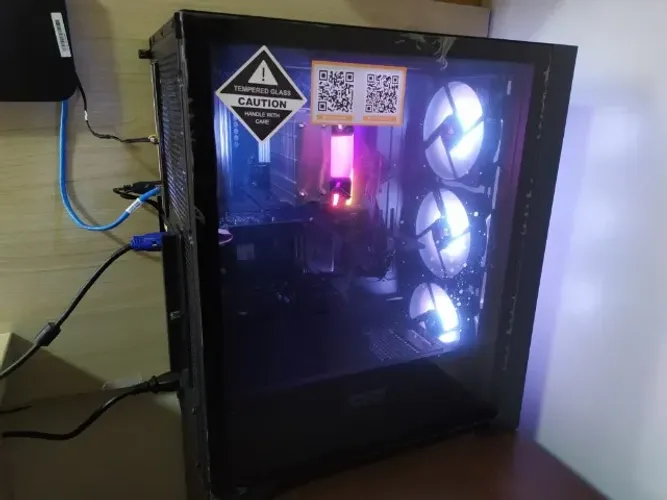 Desktop AMD Ryzen 3 Quad-Core 3.9Ghz/16GB-3600Mhz/SSD Pci-e Gen3 NVME 256GB/2GB R5-230/Wif