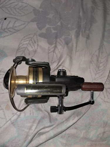 molinete Daiwa BG90