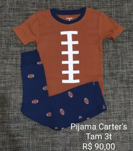 Conjunto de pijama manga curta estampa futebol americano - marca Carter's - tamanho 3
