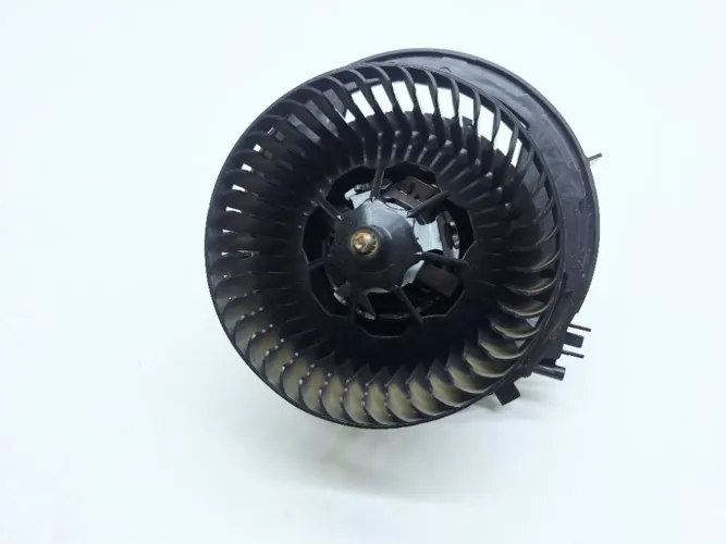 Ventilador Ar Condicionado Vw Passat Tsi 2.0 2018 3q1819021d