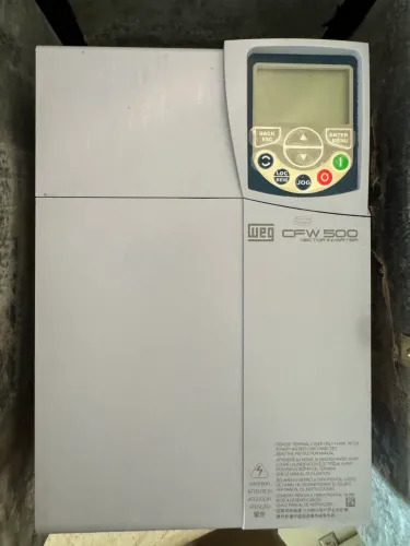 Inversor De Frequência Trifásico Weg Cfw500 30cv 45a 380v