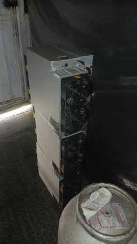 Mineradora de criptomoedas S19 J PRO + 120th