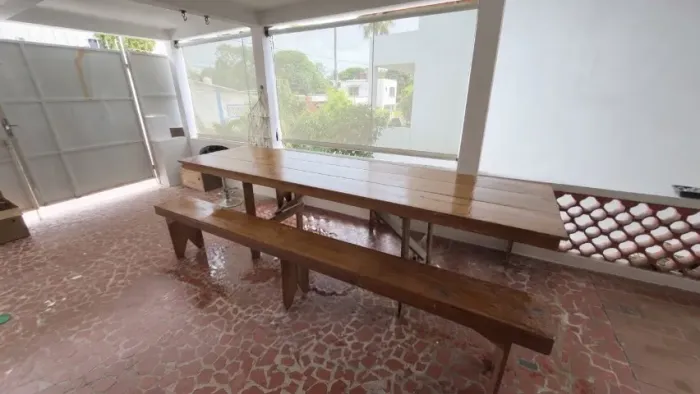 Mesa externa para 14 pessoas