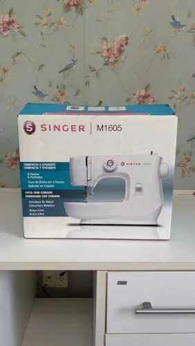 Máquina de Costura Singer