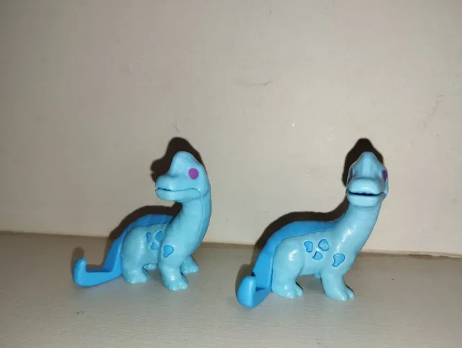 Dinossauro de brinquedo Kinder ovo