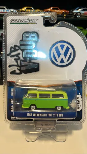 Kombi T2 Greenlight 1:64 V- Dub 