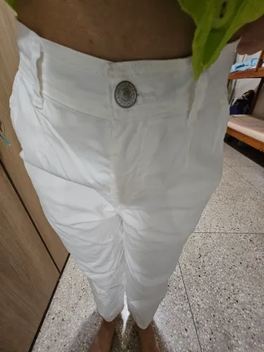 Calça branca C&A