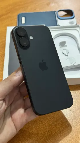 Vendo ou troco iPhone 16 black 128 GB com garantia Apple (aceito cartão)