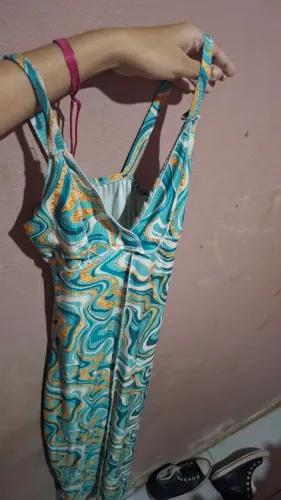 Vestido estampado verde água com dourado tamanho P barato
