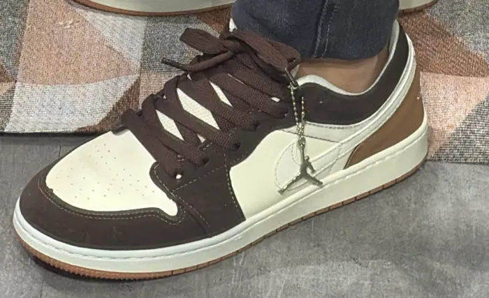 Tênis Nike Air Jordan 1 Low