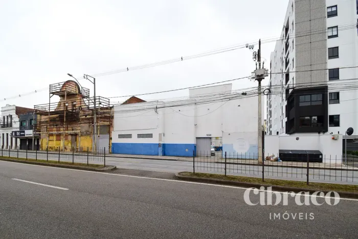 Terreno com 1.351,00 m² no Rebouças