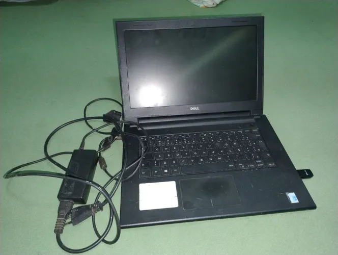 Notebook Dell Inspiron 3443 i5 / 8GB RAM / 2 SSD 500 G / Linux Zorin OS Pro - R$ 1.000