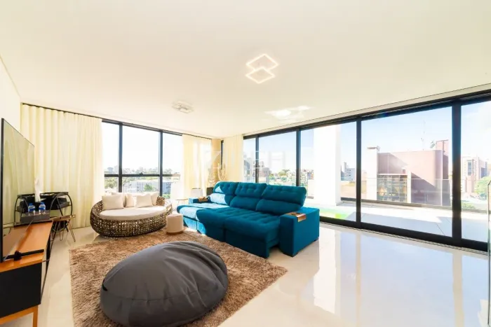 COBERTURA DUPLEX À VENDA COM 4 SUÍTES E 4 VAGAS DE GARAGEM NO BATEL