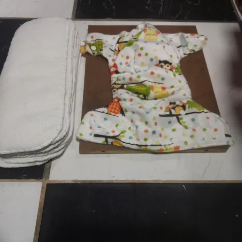Fralda ecológica  capa mais 7 forrinhos por R$ 120 reais 
