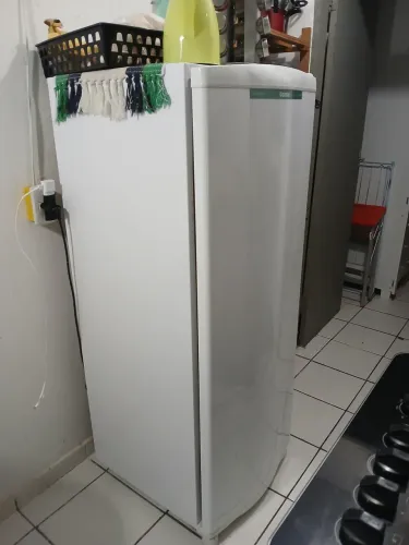 Vendo geladeira consul em bom estado de conservação!