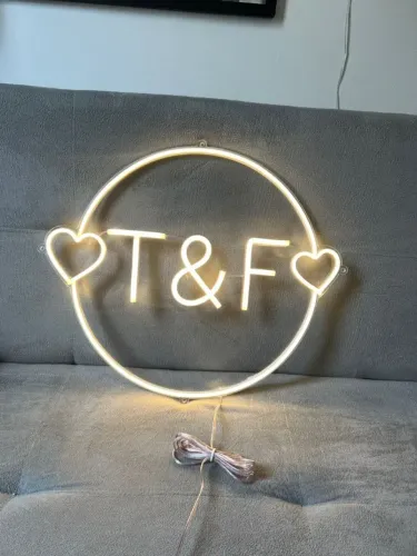 Placa Neon Led 50x42 cm - Letras T & F