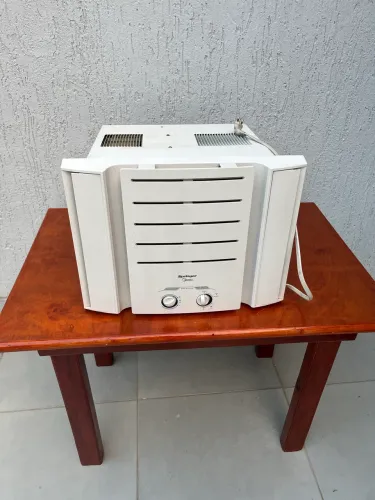 Ar condicionado de janela Springer 7500 BTUs