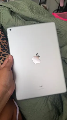 iPad 9 64gb + caneta + capa + teclado (com caixa)