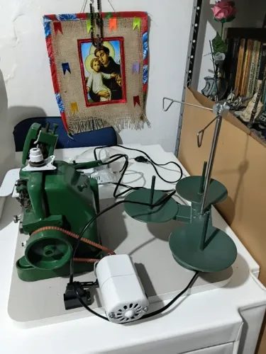 Máquina Overloque Semi Industrial (Chinesinha) - RCM GN1 - 6D portátil