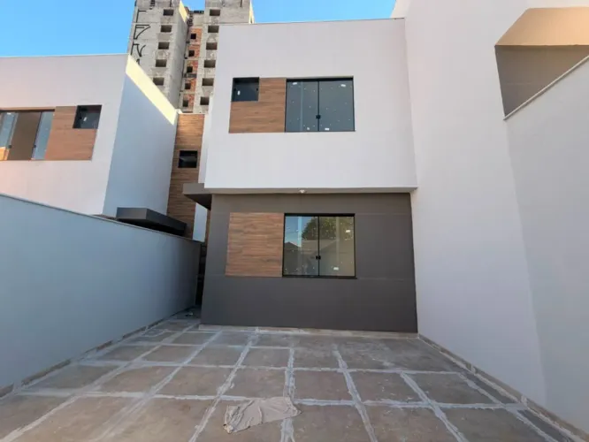 Casa Geminada com 3 quartos à venda em Belo Horizonte