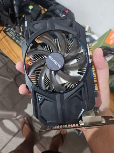 GTX 750 ti e rx 550 4Gb
