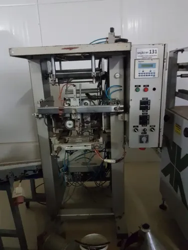 EMPACOTADORA AUTOMÁTICA PARA PRODUTOS A BASE DE PÓS PARA CONDIMENTOS, GELATINA E DEMAIS PR