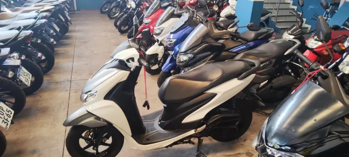YAMAHA FLUO 125 BRANCA 2022 Shalon veículos Cariacica 