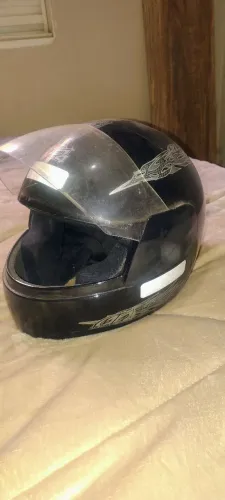 Capacete Pro Tork Liberty Four preto, pouco usado