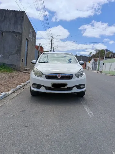 Fiat Grand Siena Essence 1.6 Flex 16V 2014
