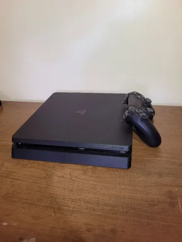Vendo PlayStation 4, 1TB em perfeito funcionamento.