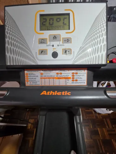 Esteira Ergométrica Athletic D430EE - Excelente Estado