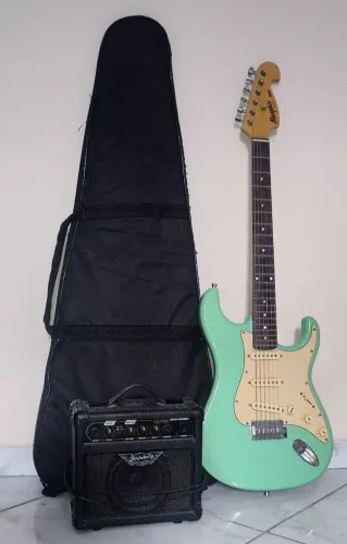 Guitarra Tagima Memphis e Amplificador Strinberg
