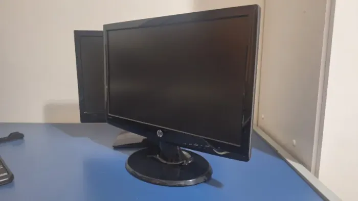 Monitor HP L185b 18,5" + Cabos