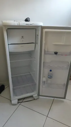 Geladeira Electrolux novinha 127v