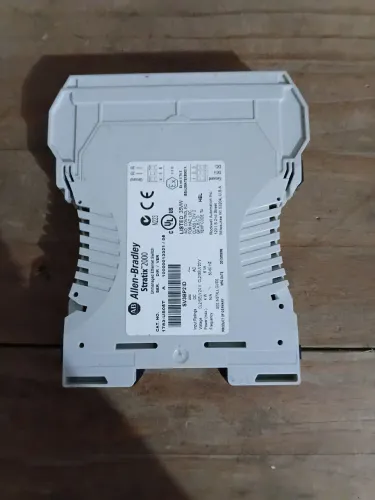 Switch Ethernet Allen-bradley Stratix 2000 1783-US05T - 5 Portas - Usado + NF - 3 Unid. 