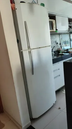 Vendo geladeira 467 litros 