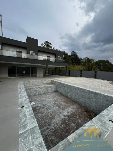 Casa à Venda em Condomínio Fechado em Mairiporã - Exclusividade!