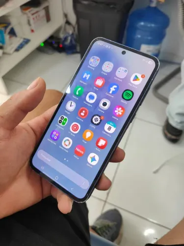 Vendo celular A55 256gb detalhe na parte de trás 