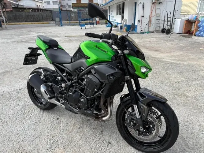 Kawasaki Z900 ABS 2026 - Verde - 9.300 km - Excelente Estado