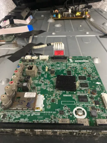 Vendo duas placas de tv LG lá 6200 fonte e placa principal