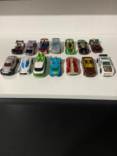 LOTE 14 HOT WHEELS FANTASY LOOSES