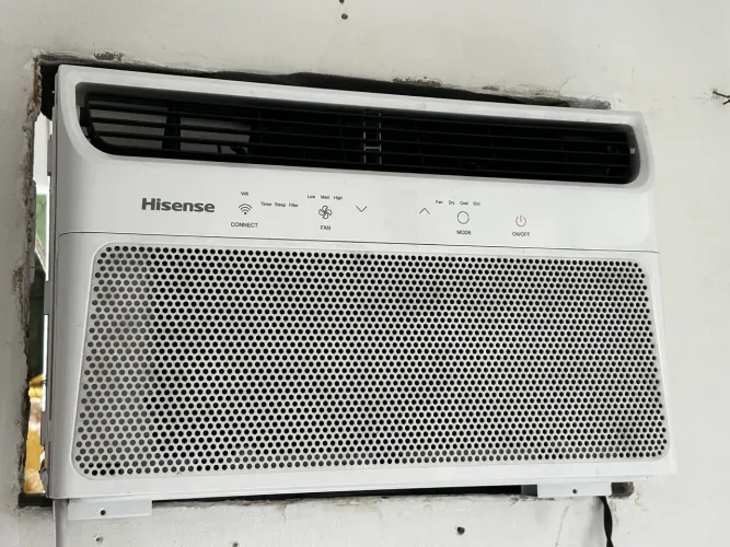 Ar Condicionado 8500btus Hisense com controle remoto e Wifi