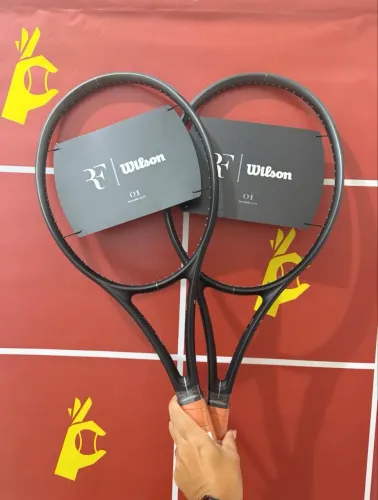 Raquete de Tênis Wilson RF Future 01