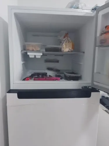Vendo geladeira nova 7 meses de uso motivo mudança