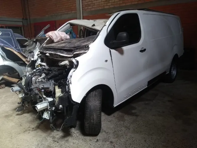 Citroen Jumpy e Peugeot Expert 2020 Somente Para Peças