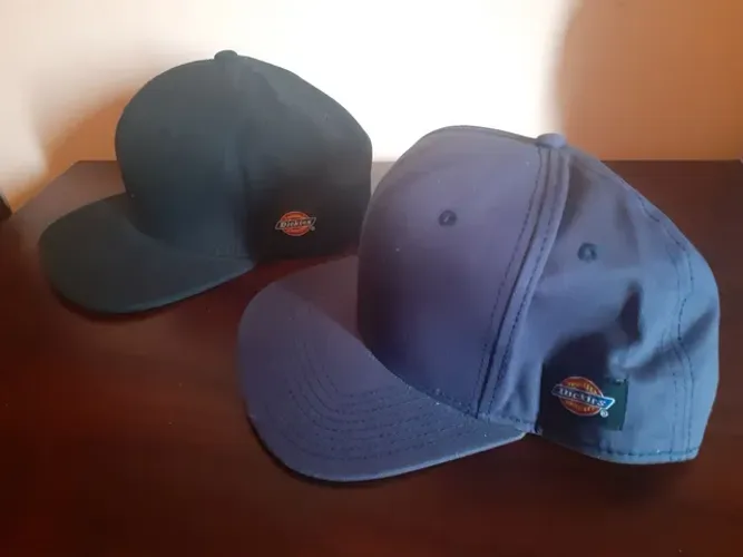 Boné aba reta clássico dickies 200,00 cada