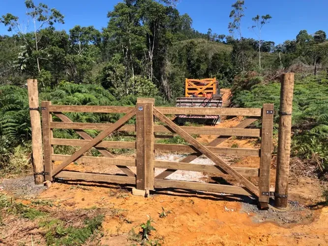 Porteira de eucalipto tratado