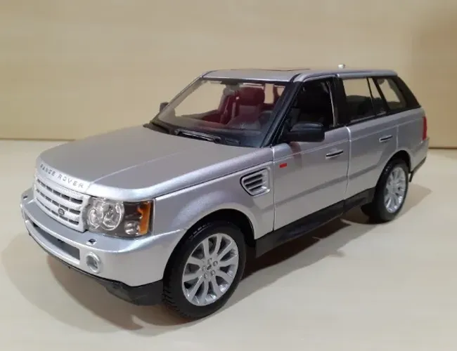 Miniatura Range Rover Sport 2009 1/18 Maisto