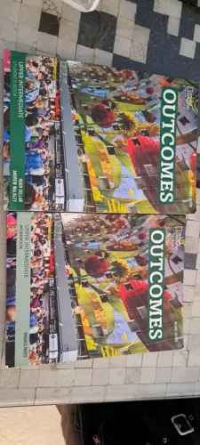 Livro Outcomes Upper Intermediate - Student's Book + Workbook