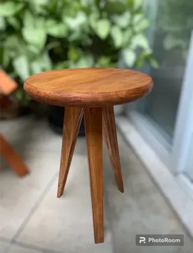 PROMOCÃO! Mesa de apoio em madeira maciça.